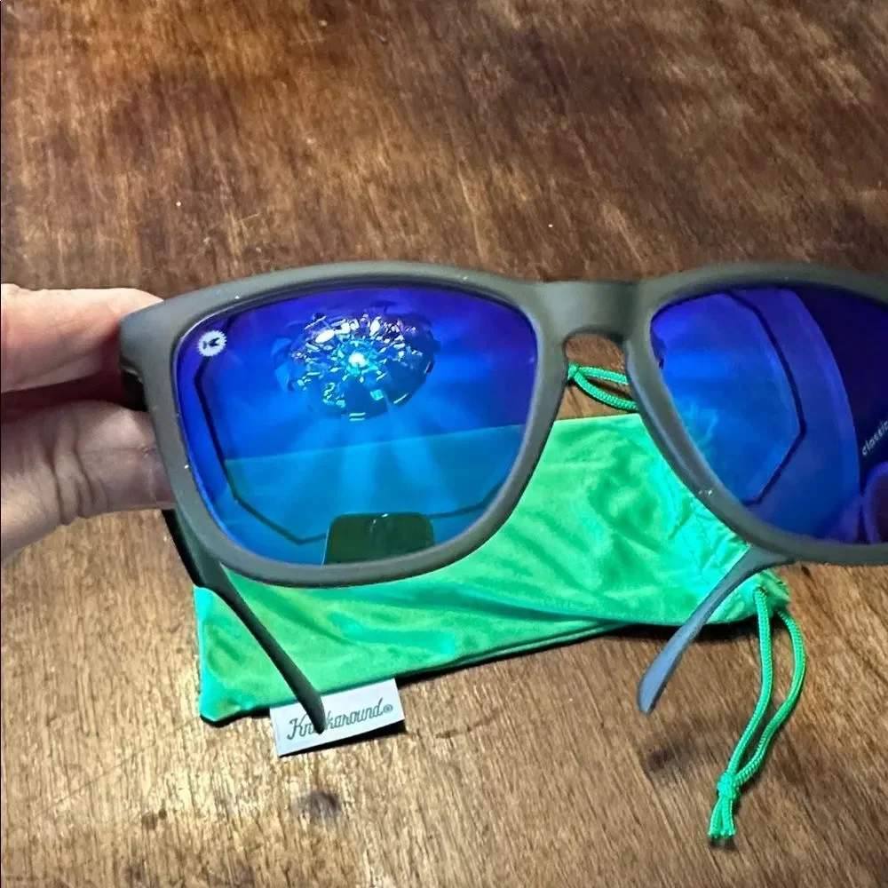 NWOT Knockaround Classics polarized sunglasses in Frosted Grey / Moonshine